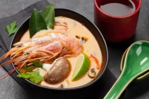 Tom Yam - traditionelle Thai-Suppe!